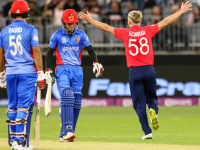 Curran-inspired England beat Afghanistan to launch World Cup bid