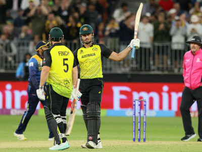 Stoinis powers Australia to seven-wicket win over Sri Lanka