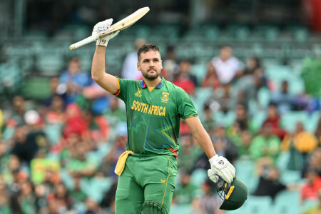 Rossouw blasts century as South Africa crush Bangladesh