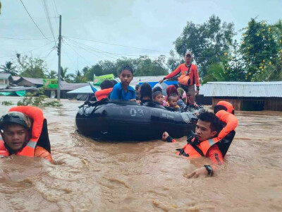 At least 42 killed as storm lashes southern Philippines