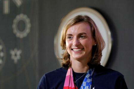 Ledecky sets 1,500 free short course world record in Toronto