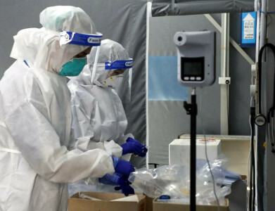 China reports 2,898 new COVID cases for Oct 30 vs 2,105 a day earlier
