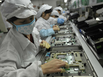 China imposes Covid lockdown on 600,000 people around iPhone plant