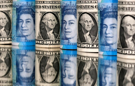 Sterling slumps ahead of BoE decision after Fed hikes rates again