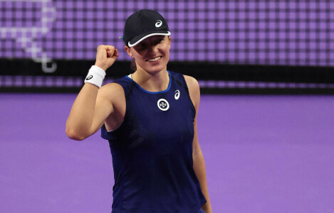Swiatek downs Garcia at WTA Finals, Kasatkina eliminates Gauff