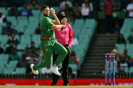 No WhatsApp, only cricket talk for Proteas quicks: Parnell