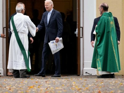 Biden says democracy at stake as Republicans eye &lsquo;red wave&rsquo;
