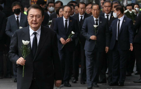 South Korea&rsquo;s Yoon apologises for Halloween crush, vows justice