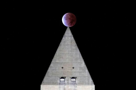 &lsquo;Beaver blood moon&rsquo; offers world&rsquo;s last total lunar eclipse until 2025