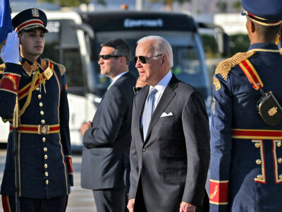 Biden arrives in Egypt for COP27 climate crisis summit
