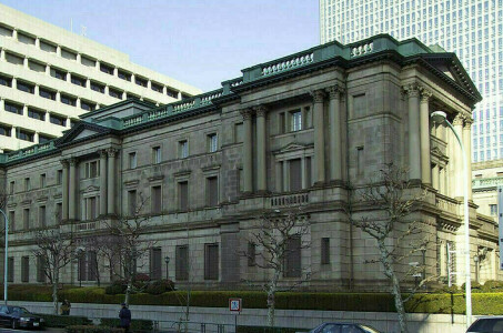 BOJ Governor Kuroda vows to continue monetary easing for now
