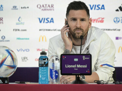 Messi centre stage as Argentina, France begin World Cup title bids