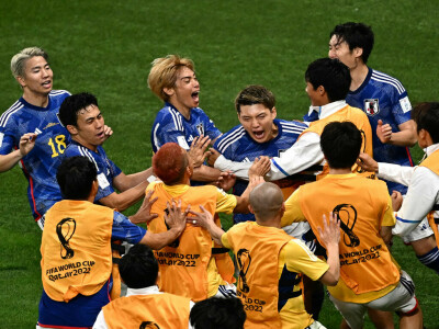 Japan come from behind to stun Germany 2-1