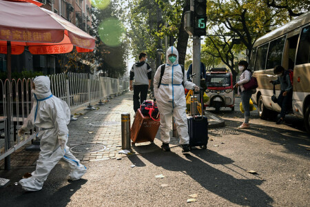 China&rsquo;s daily Covid cases hit record high: health bureau