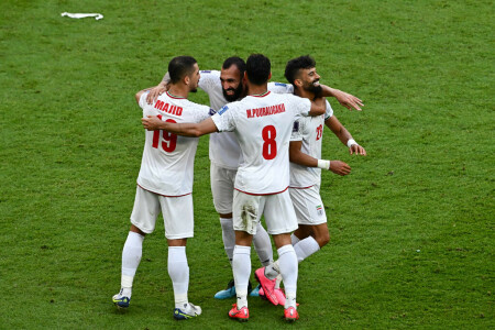 Last-gasp Iran sink Wales at World Cup