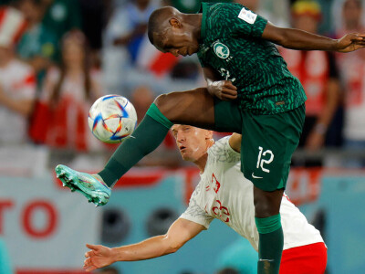 Lewandowski breaks World Cup duck as Poland beat Saudi Arabia