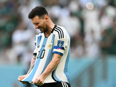 Boxer Alvarez threatens Messi over World Cup jersey &lsquo;insult&rsquo;