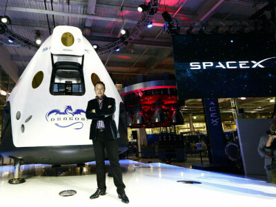 SpaceX postpones mission to put Japanese lander on Moon
