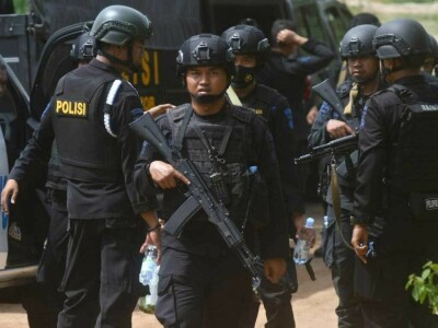 Indonesia police station blast kills one, injures several