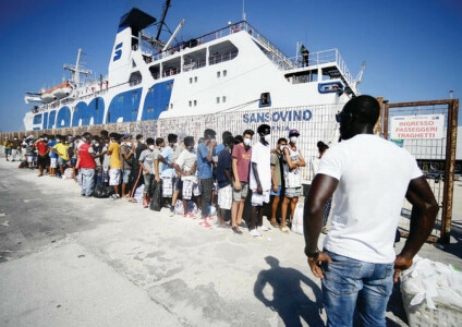 More than 500 migrants arrive in Italy as rescue ships dock