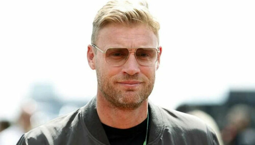 Cricket great Flintoff injured in Top Gear accident: reports