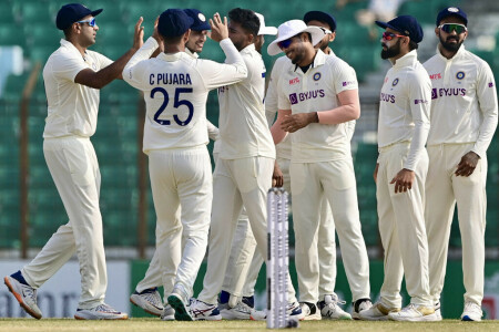 India overcome gritty Bangladesh in first Test