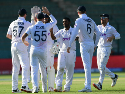 Teenager Ahmed demolishes Pakistan as England poised for 3-0 whitewash
