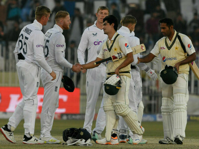 England cap revival year with Pakistan whitewash