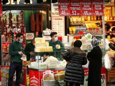 Turkey hikes minimum wages for third time to fight inflation