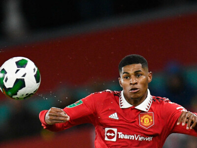 Rashford signs new Manchester United deal