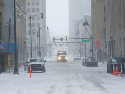 22 dead as savage US blizzard cuts power, snarls travel