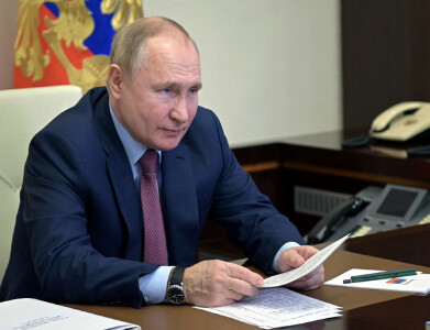 Putin bans Russian oil exports to countries that imposed price cap
