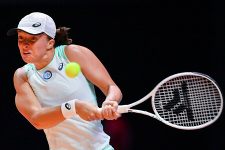 World number one Swiatek starting 2023 with a clean slate