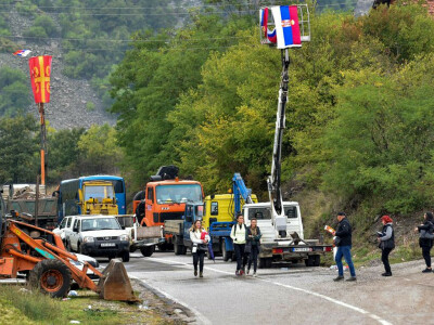 US, EU urge immediate deescalation at tense Serbia-Kosovo border