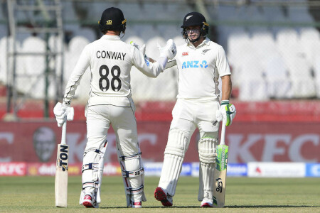 Pakistan halt New Zealand on 309-6 after Conway&rsquo;s century in second Test