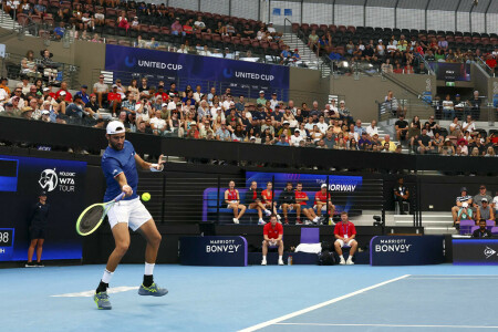 Berrettini beats Ruud at United Cup as Sakkari puts Greece through
