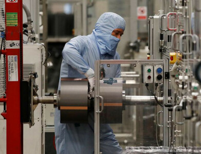 UK manufacturing ends 2022 on a low as orders shrink: PMI