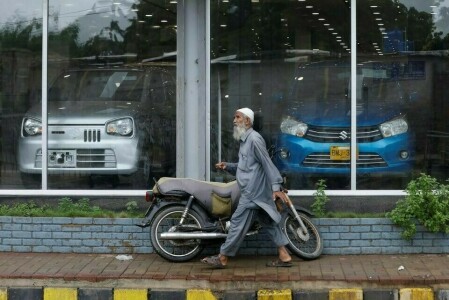 Pak Suzuki extends plant shutdown to January 13