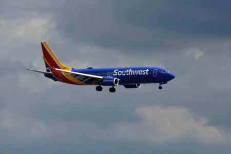 Southwest Airlines expects Q4 loss after storm chaos