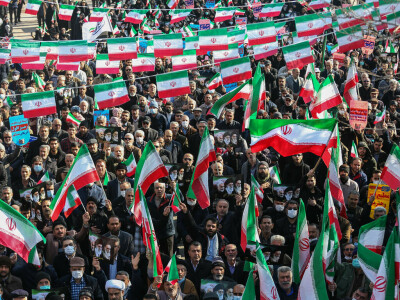 Iran replaces police chief amid protests