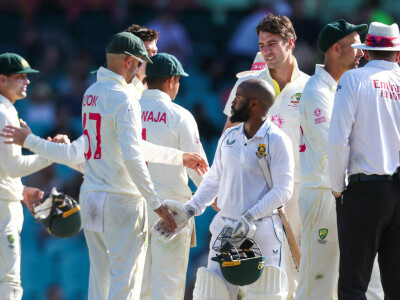 South Africa dig in to hold Australia to Sydney draw