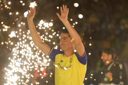 Ronaldo could make Saudi debut in PSG friendly