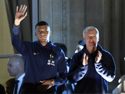 Mbappe and Hakimi return to PSG training after post-World Cup break