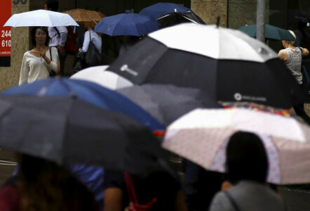 Australia jobs fall 14,600 in Dec, unemployment steady