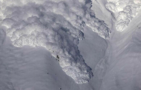 At least 8 killed in Tibet avalanche, Chinese govt sends team to help search for survivors