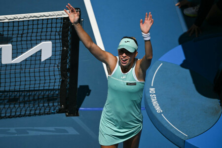 &lsquo;Dream come true&rsquo;: Linette stuns Pliskova to make Melbourne semis