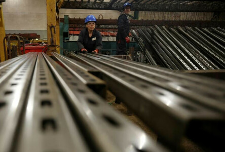 UK factories cut prices, helping BoE&rsquo;s inflation fight