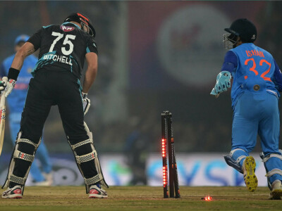 Spinners help India limit New Zealand to 99-8 in 2nd T20