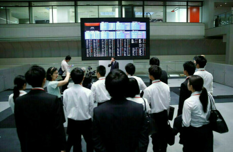 Tokyo&rsquo;s Nikkei closes higher