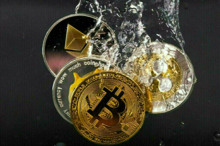 Cryptoverse: Big investors edge back to bitcoin